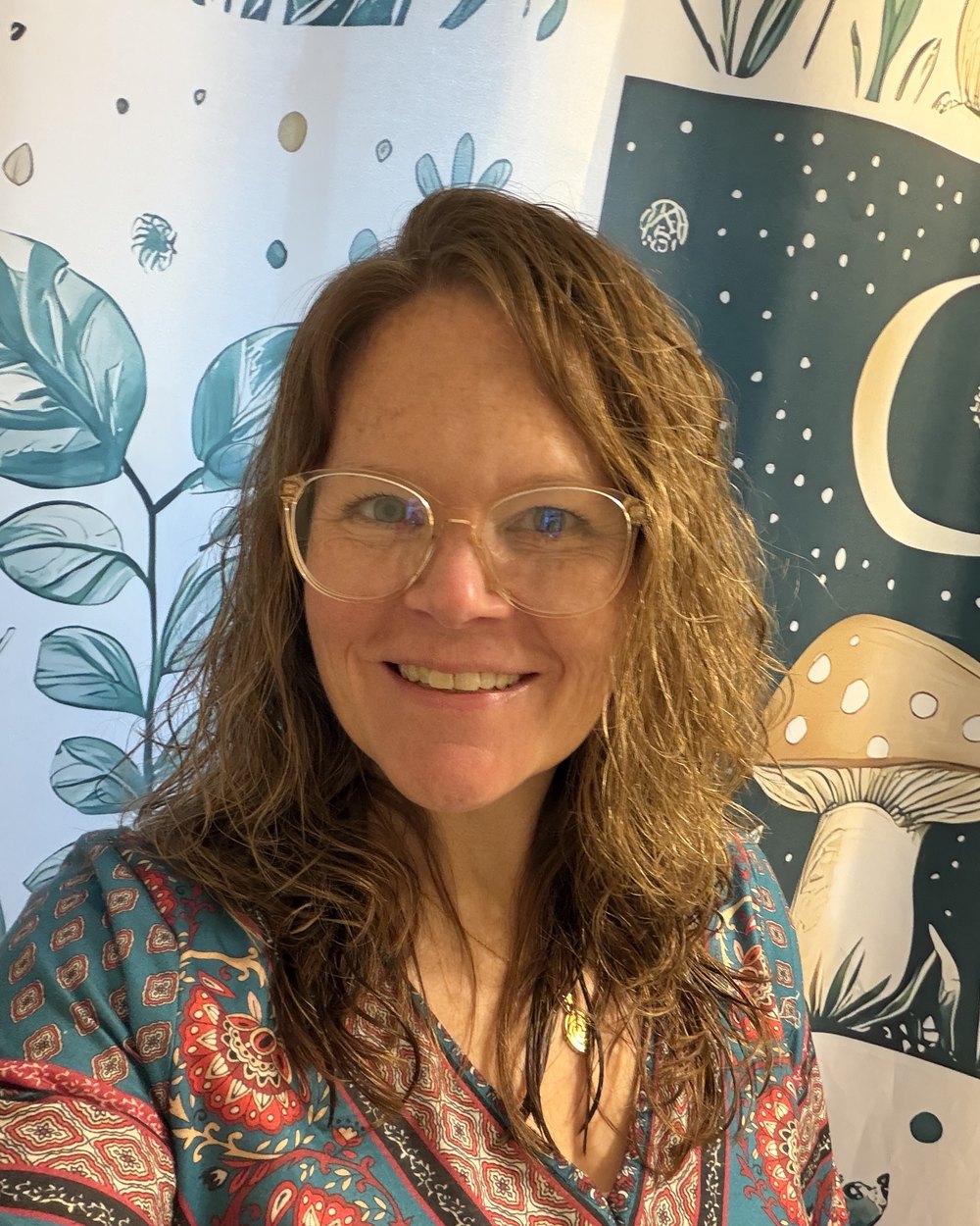 Lindsay Colavito, Reiki Master and sound bath practitioner